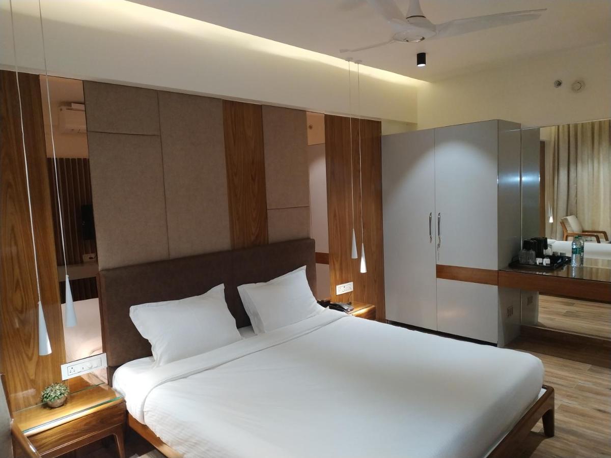 נאנדד Hotel Florence מראה חיצוני תמונה