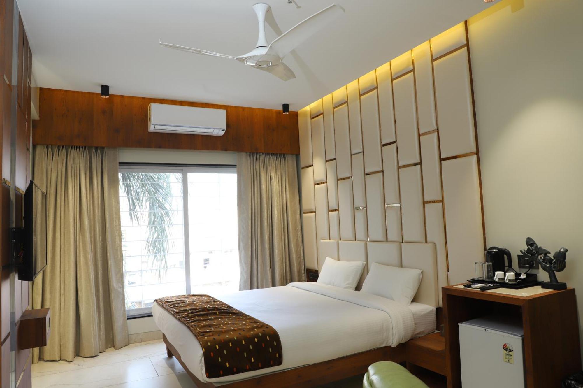 נאנדד Hotel Florence מראה חיצוני תמונה