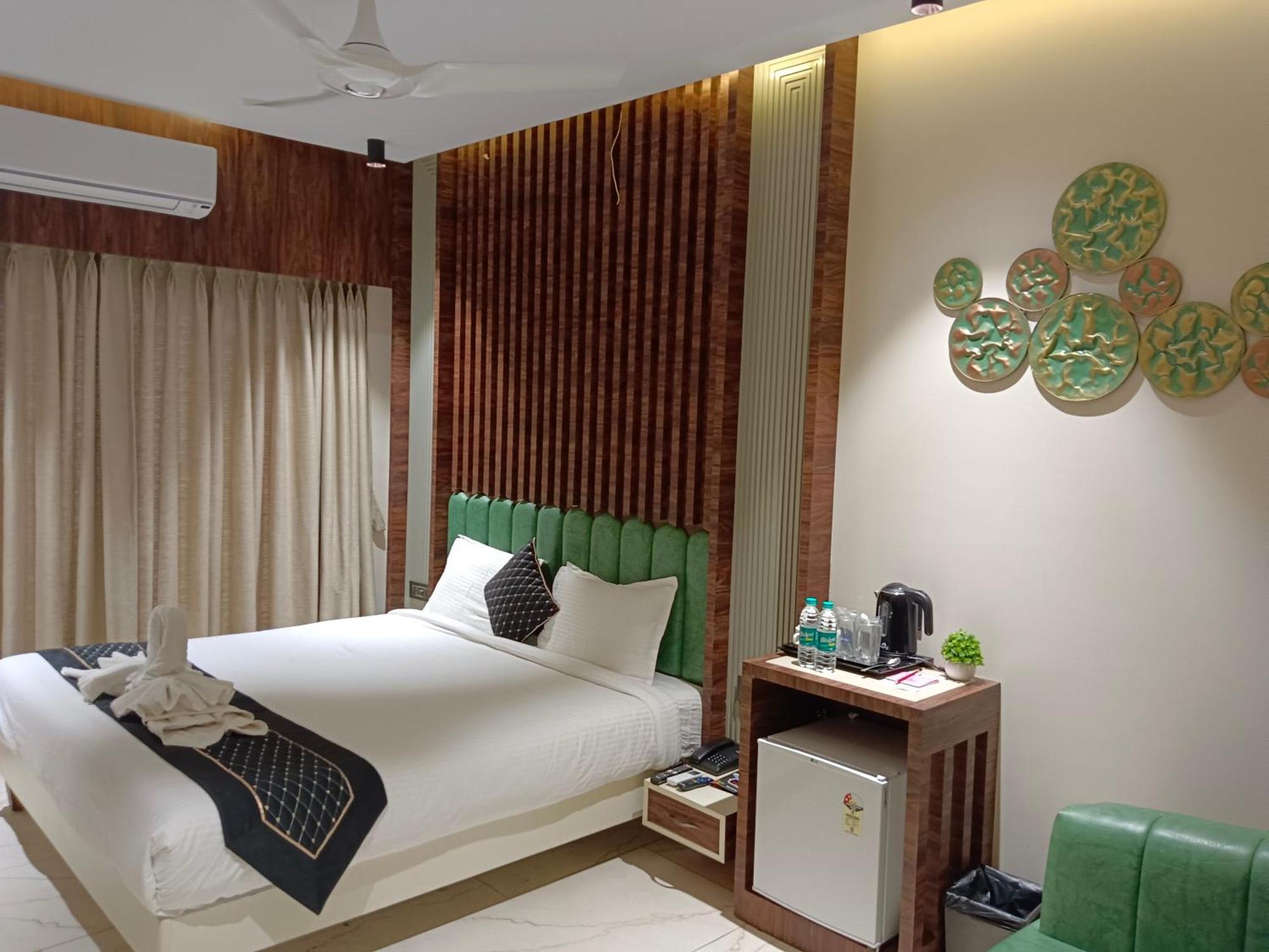 נאנדד Hotel Florence מראה חיצוני תמונה